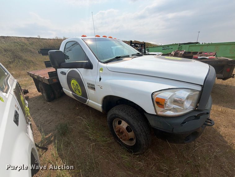 image for item ER1964 2009 Dodge Ram 3500 flatbed pickup truck