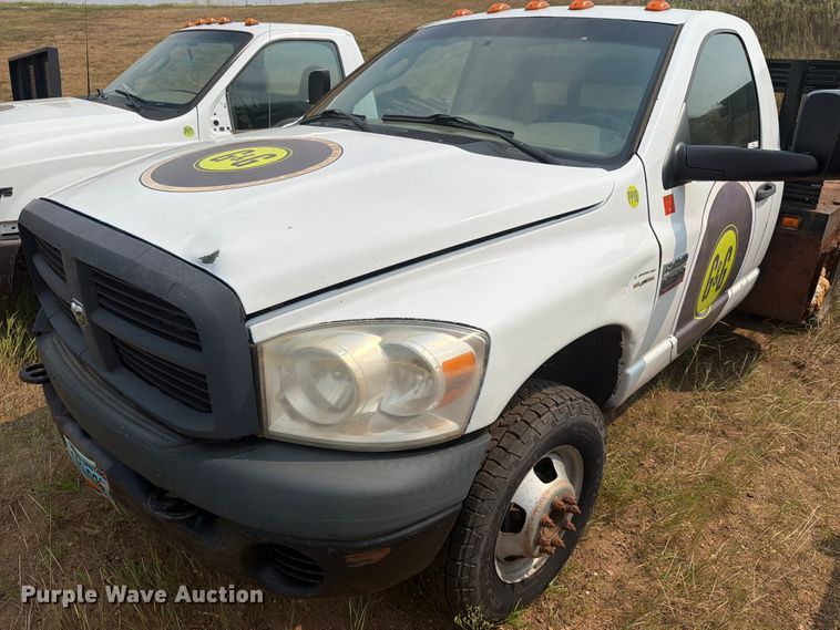 image for item ER1964 2009 Dodge Ram 3500 flatbed pickup truck