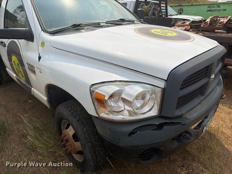 image for item ER1964 2009 Dodge Ram 3500 flatbed pickup truck