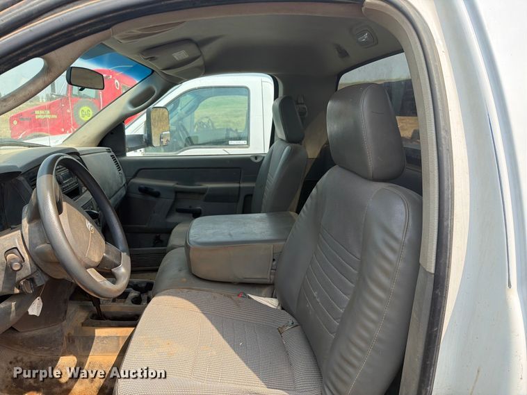 image for item ER1964 2009 Dodge Ram 3500 flatbed pickup truck
