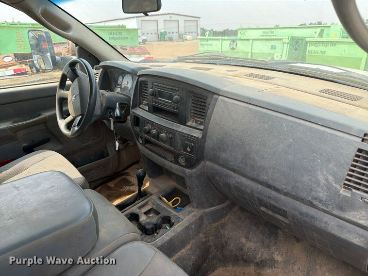 image for item ER1964 2009 Dodge Ram 3500 flatbed pickup truck