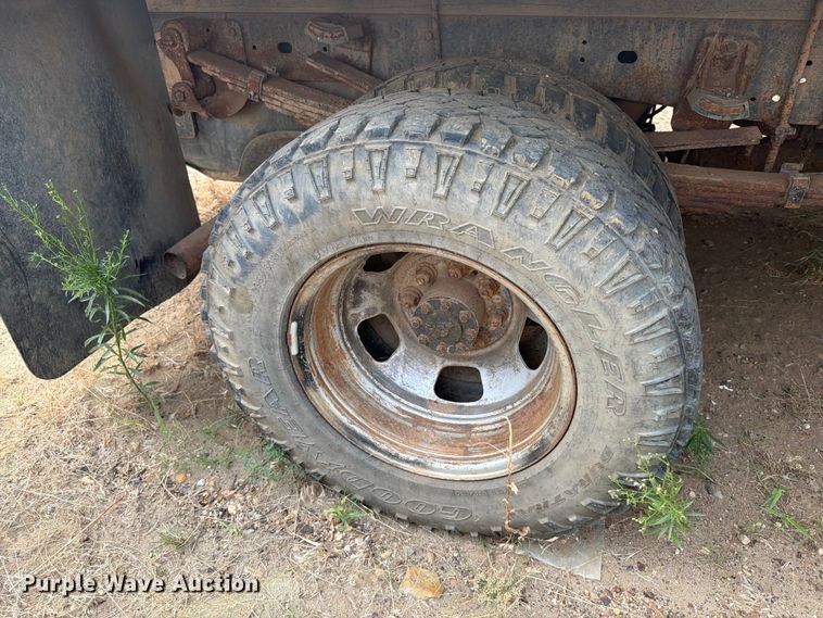 image for item ER1964 2009 Dodge Ram 3500 flatbed pickup truck