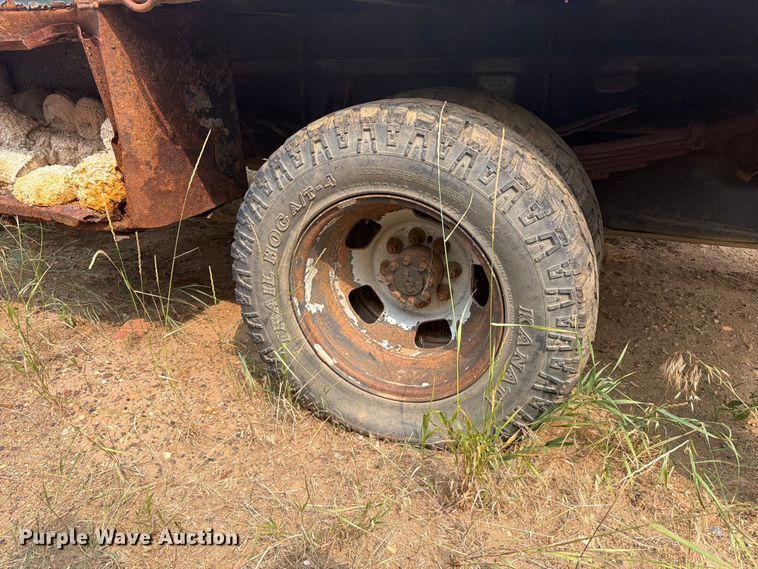 image for item ER1964 2009 Dodge Ram 3500 flatbed pickup truck