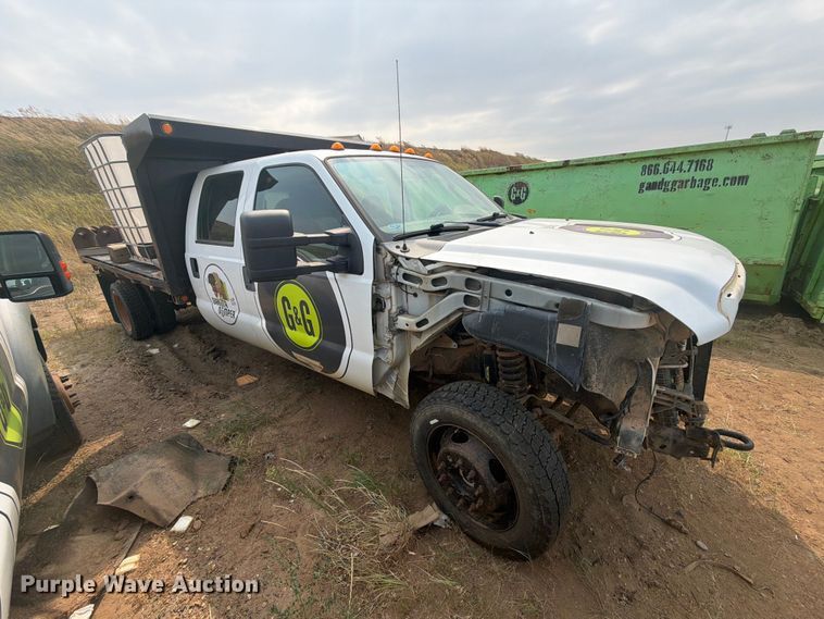 image for item ER1965 2009 Ford F-550 Crew Cab flatbed truck
