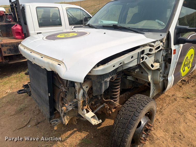 image for item ER1965 2009 Ford F-550 Crew Cab flatbed truck