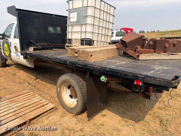 image for item ER1965 2009 Ford F-550 Crew Cab flatbed truck