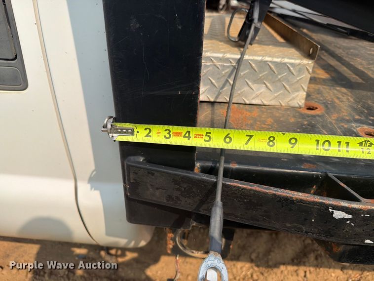 image for item ER1965 2009 Ford F-550 Crew Cab flatbed truck