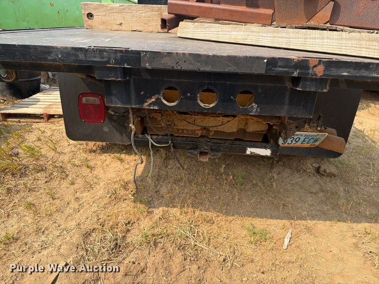 image for item ER1965 2009 Ford F-550 Crew Cab flatbed truck
