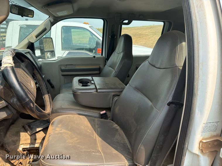 image for item ER1965 2009 Ford F-550 Crew Cab flatbed truck