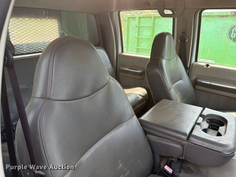 image for item ER1965 2009 Ford F-550 Crew Cab flatbed truck