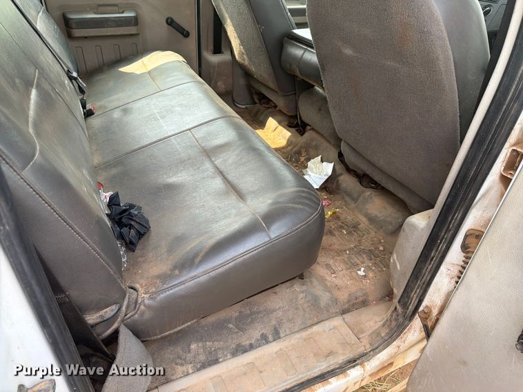image for item ER1965 2009 Ford F-550 Crew Cab flatbed truck