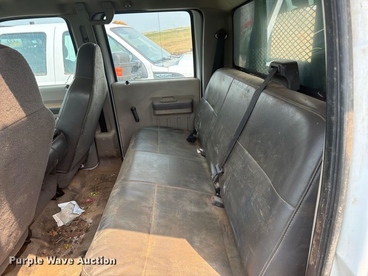 image for item ER1965 2009 Ford F-550 Crew Cab flatbed truck