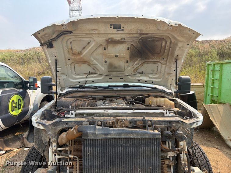 image for item ER1965 2009 Ford F-550 Crew Cab flatbed truck