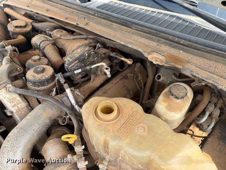 image for item ER1965 2009 Ford F-550 Crew Cab flatbed truck