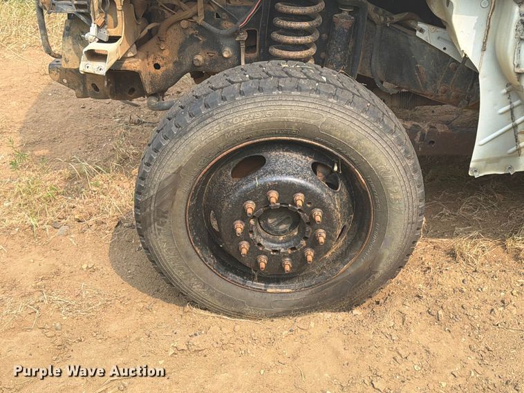 image for item ER1965 2009 Ford F-550 Crew Cab flatbed truck