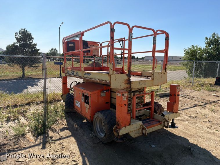 image for item ER1969 2012 JLG 260MRT scissor lift