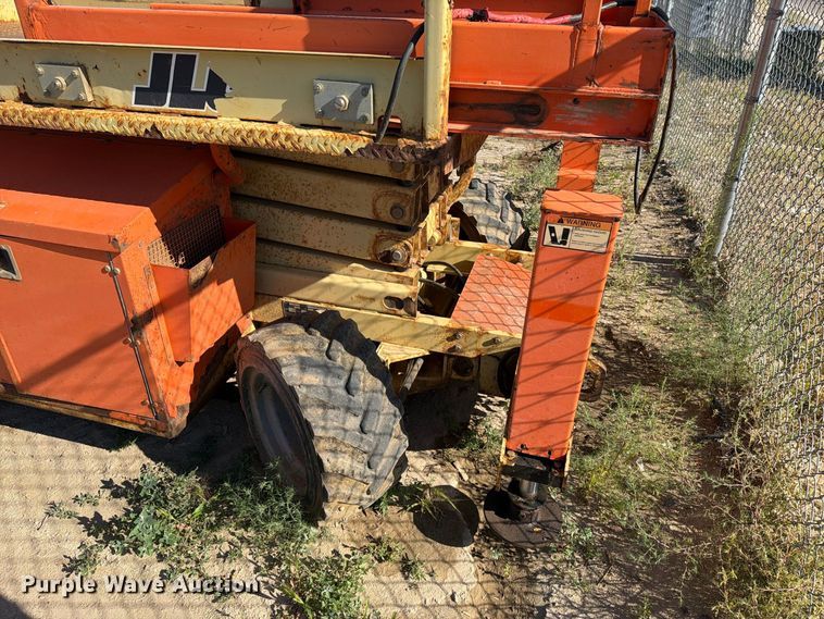 image for item ER1969 2012 JLG 260MRT scissor lift