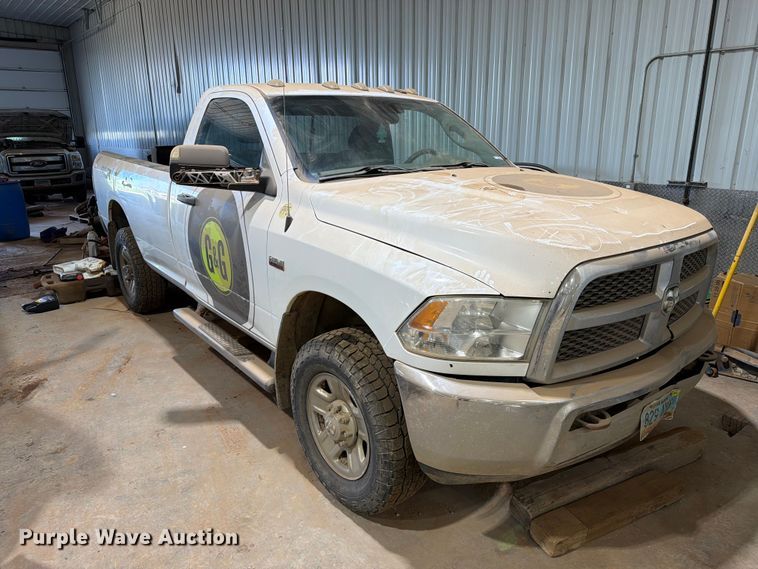 image for item ER1976 2014 RAM 3500 pickup truck