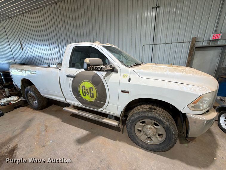 image for item ER1976 2014 RAM 3500 pickup truck