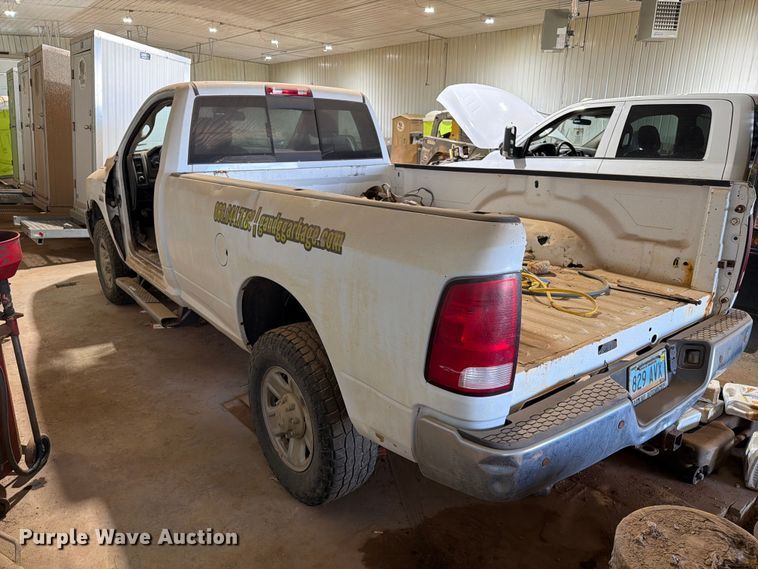 image for item ER1976 2014 RAM 3500 pickup truck
