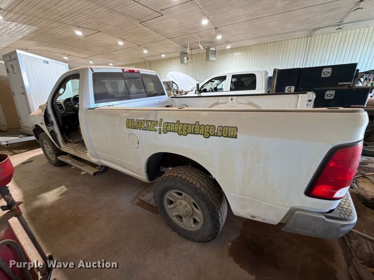 image for item ER1976 2014 RAM 3500 pickup truck