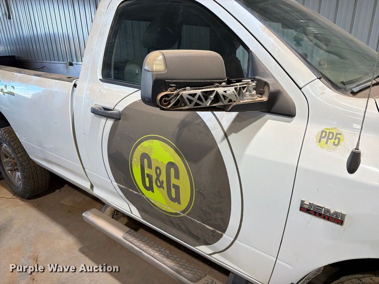 image for item ER1976 2014 RAM 3500 pickup truck