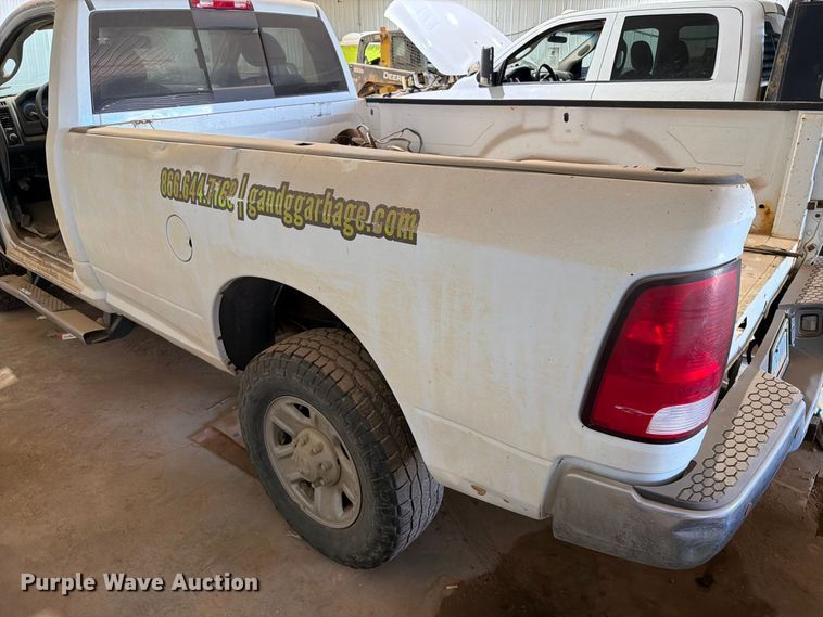 image for item ER1976 2014 RAM 3500 pickup truck