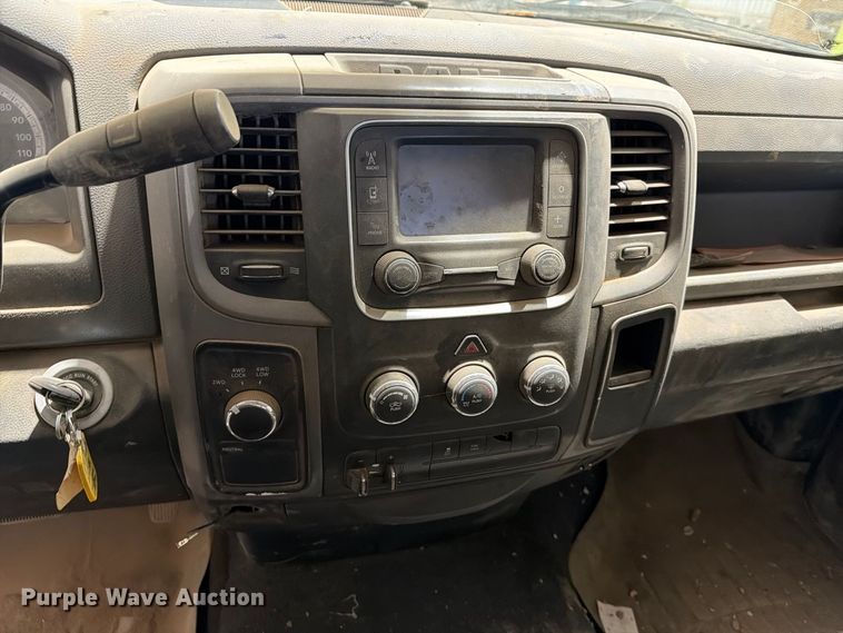 image for item ER1976 2014 RAM 3500 pickup truck