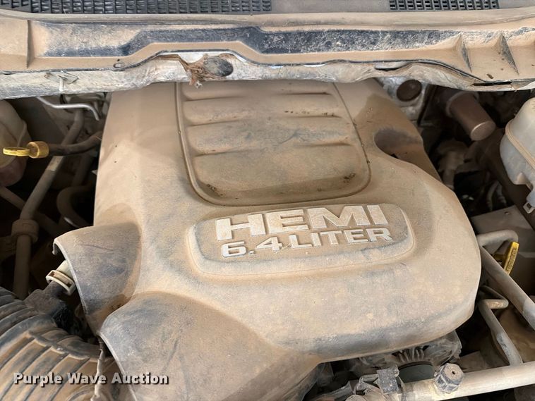 image for item ER1976 2014 RAM 3500 pickup truck