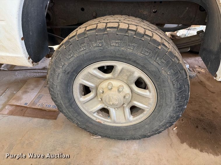 image for item ER1976 2014 RAM 3500 pickup truck