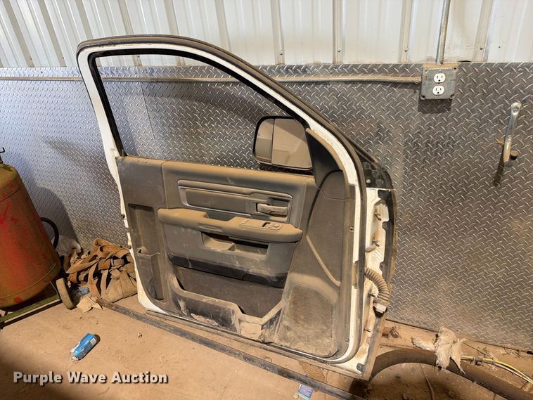 image for item ER1976 2014 RAM 3500 pickup truck