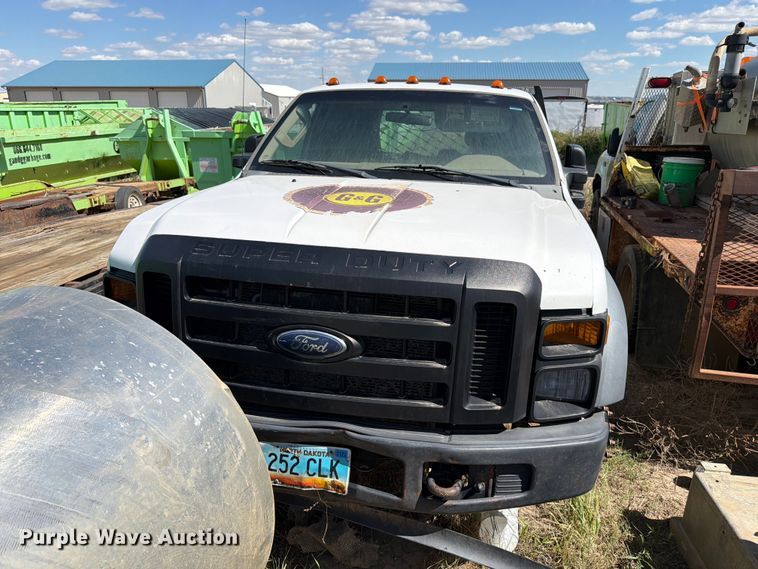 image for item ER1982 2008 Ford F450 Super Duty flatbed truck