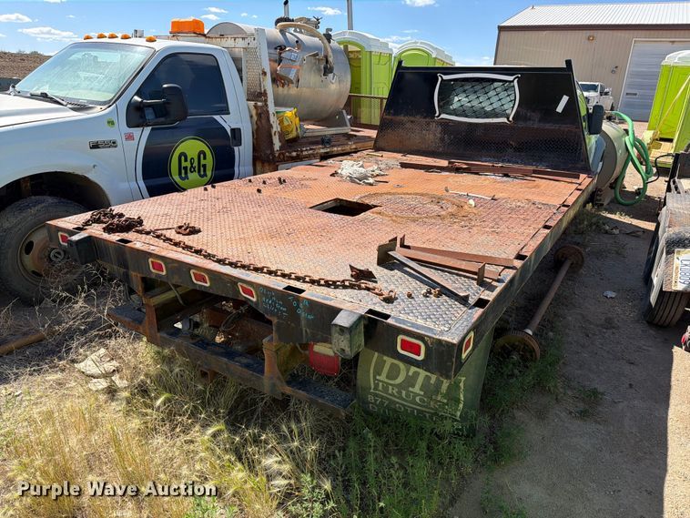 image for item ER1982 2008 Ford F450 Super Duty flatbed truck