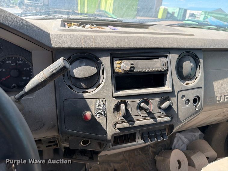 image for item ER1982 2008 Ford F450 Super Duty flatbed truck