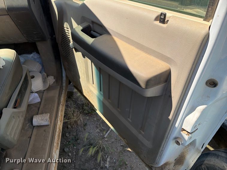 image for item ER1982 2008 Ford F450 Super Duty flatbed truck