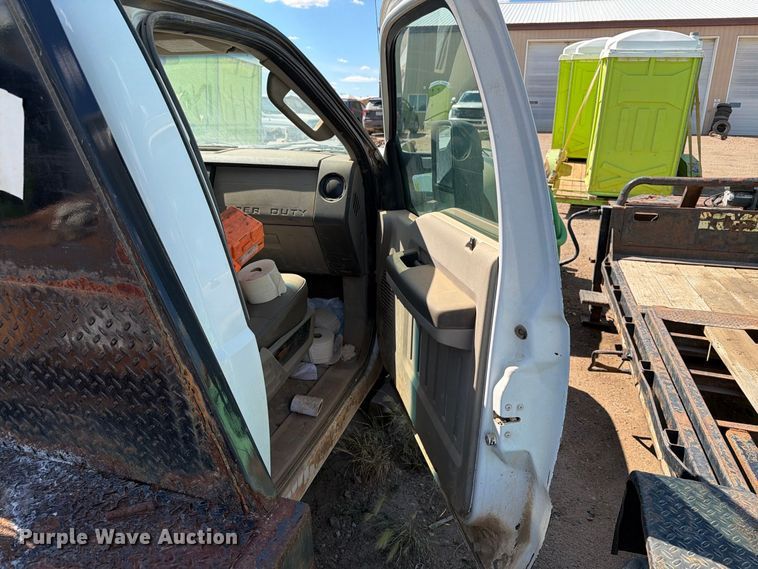 image for item ER1982 2008 Ford F450 Super Duty flatbed truck