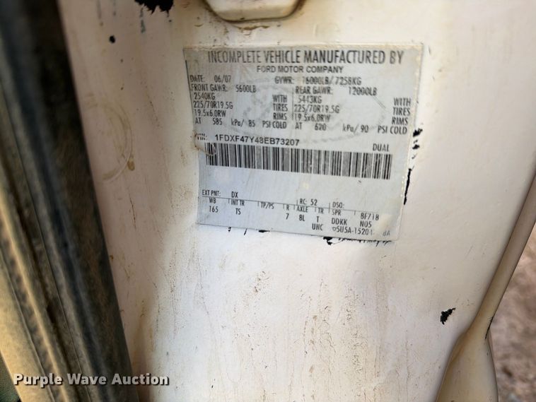 image for item ER1982 2008 Ford F450 Super Duty flatbed truck