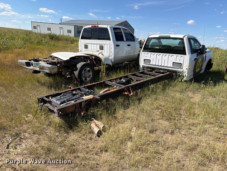 image for item ER1983 2017 Ford F550 Super Duty truck cab and chassis