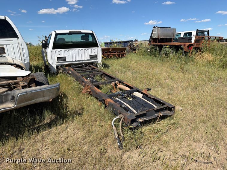 image for item ER1983 2017 Ford F550 Super Duty truck cab and chassis