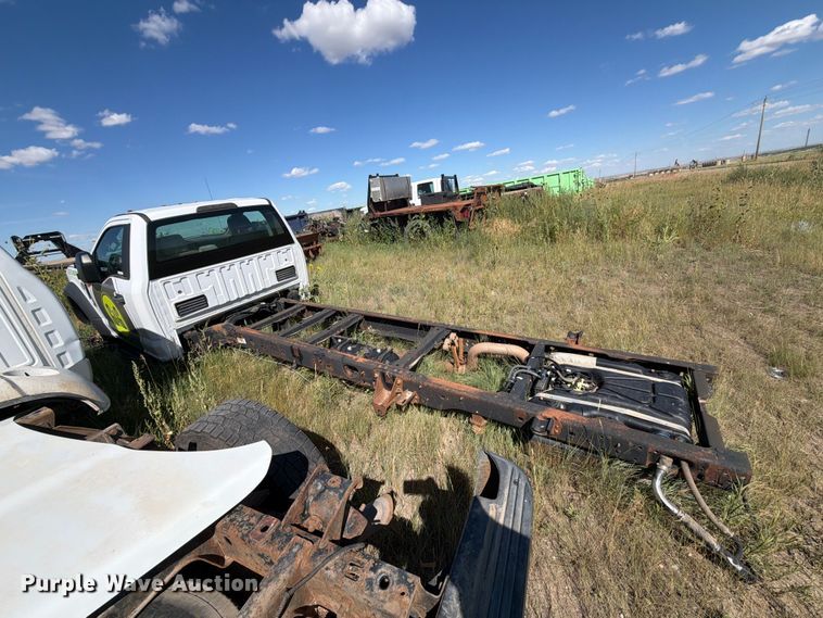 image for item ER1983 2017 Ford F550 Super Duty truck cab and chassis