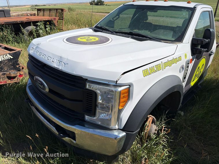 image for item ER1983 2017 Ford F550 Super Duty truck cab and chassis
