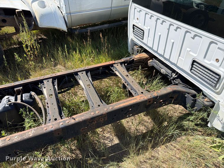 image for item ER1983 2017 Ford F550 Super Duty truck cab and chassis