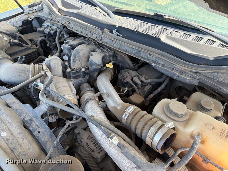 image for item ER1983 2017 Ford F550 Super Duty truck cab and chassis