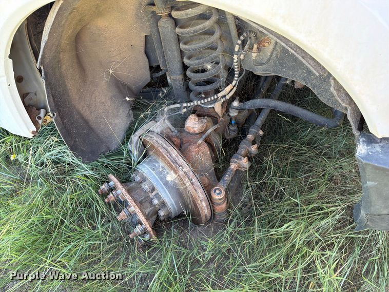 image for item ER1983 2017 Ford F550 Super Duty truck cab and chassis