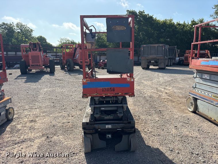 image for item ET0386 2013 Skyjack SJ-III 3219 scissor lift