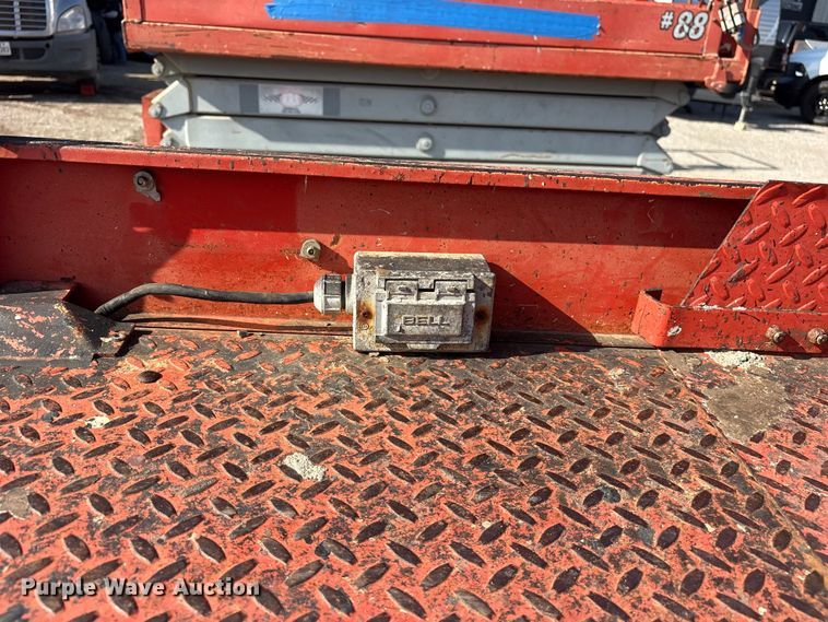 image for item ET0386 2013 Skyjack SJ-III 3219 scissor lift