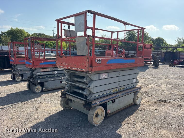 image for item ET0387 2008 Skytrack SJ4632 scissor lift