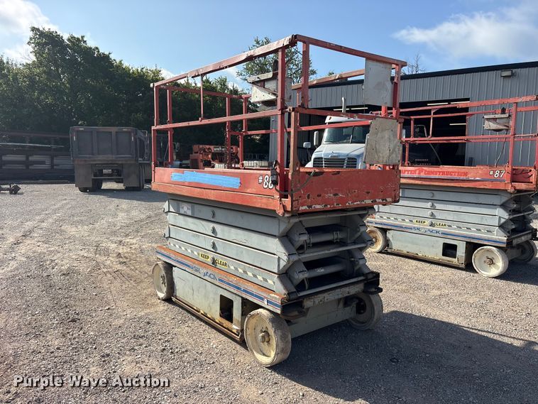 image for item ET0387 2008 Skytrack SJ4632 scissor lift