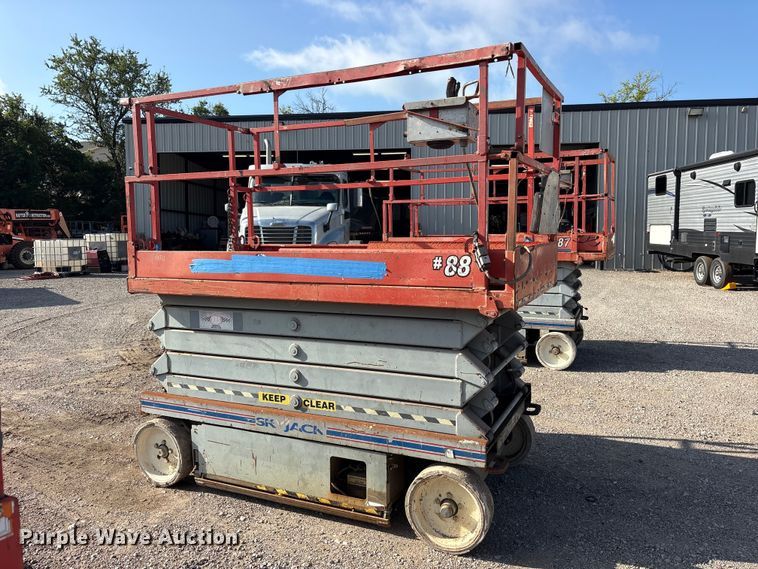 image for item ET0387 2008 Skytrack SJ4632 scissor lift