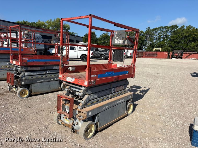 2013 Skyjack SJIII 3219 scissor lift